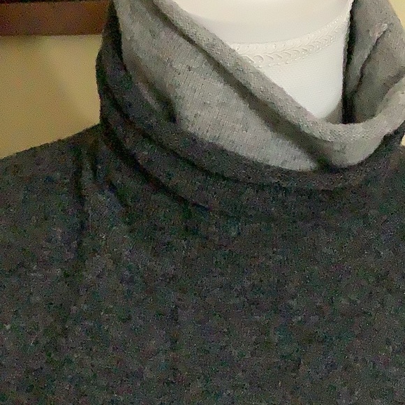 Sutton Studio cashmere sweater- long sleeve - - Picture 3 of 6